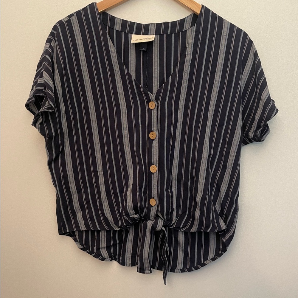 Universal Thread Blue Tie Bottom Shirt - Size Small